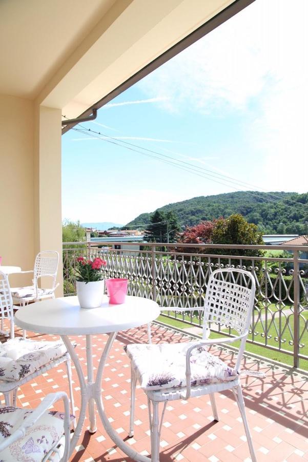 مييْنا La Rosa Tra I Laghi B&B المظهر الخارجي الصورة