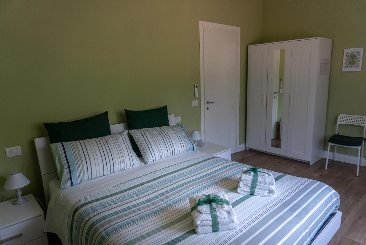 مييْنا La Rosa Tra I Laghi B&B المظهر الخارجي الصورة